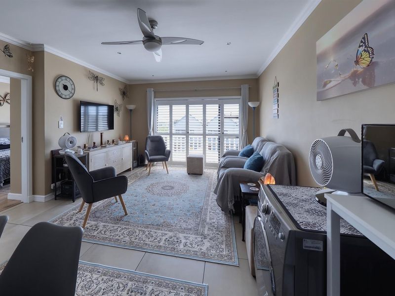 Modern 2-Bedroom Apartment for Sale in Emberton Estate - Photo 10