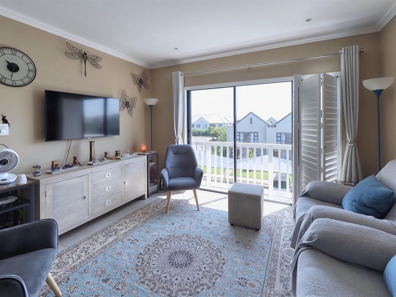 Modern 2-Bedroom Apartment for Sale in Emberton Estate - Photo 9