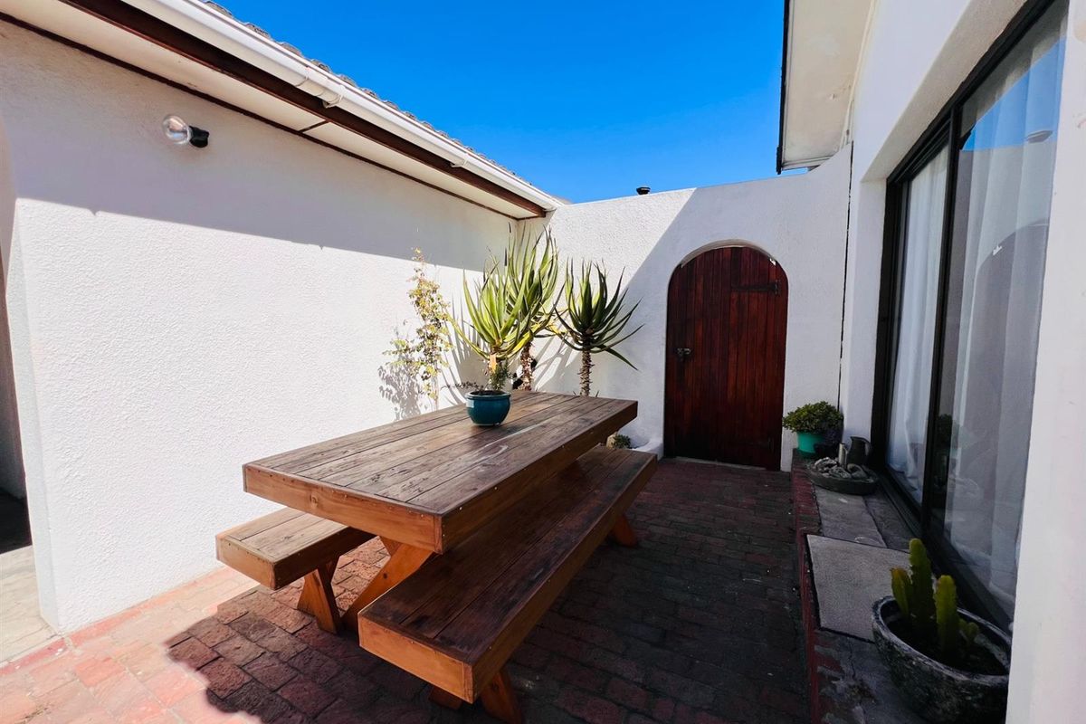 4 bedroom family home to rent in Goodwood Estate, Goodwood - Photo 5