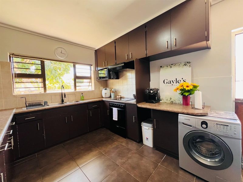 4 bedroom family home to rent in Goodwood Estate, Goodwood - Photo 7