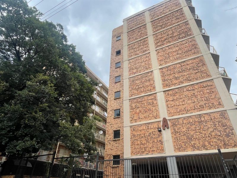 2 Bed Apartment For Sale in Silverton - Photo 1