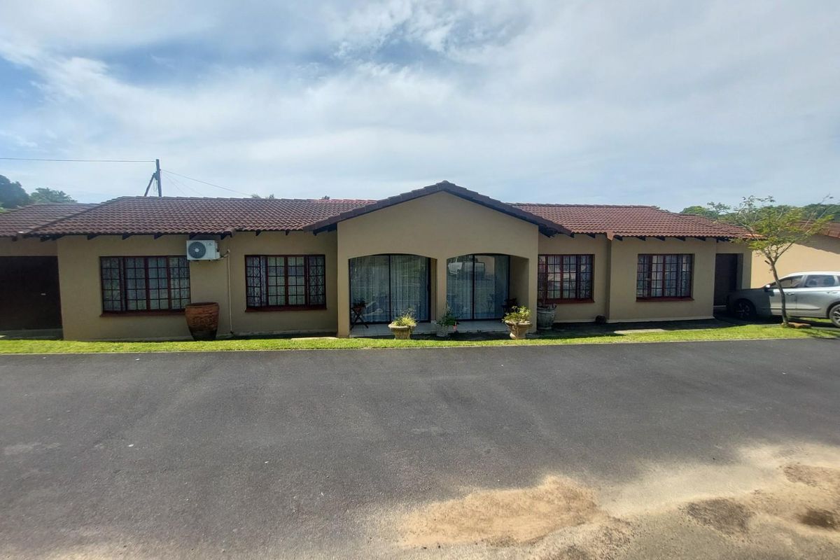 4 Bedroom Townhouse, Shelly Beach, Kwazulu-Natal - Photo 2
