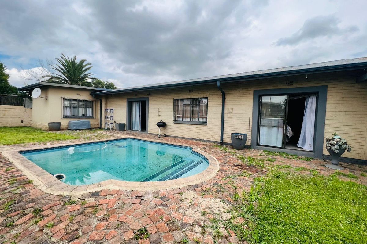 House For Sale in Vanderbijlpark SE 1, Vanderbijlpark SE, Vanderbijlpark - Photo 2