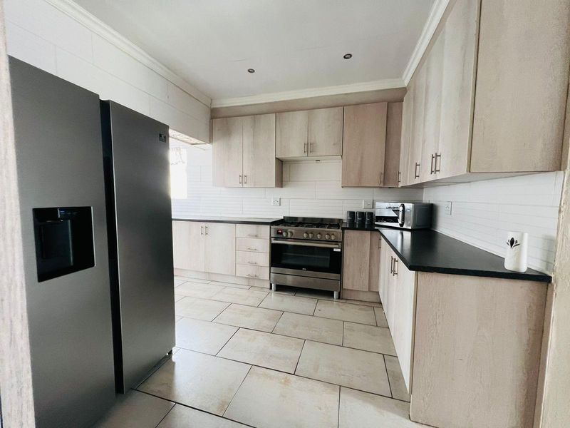 House For Sale in Vanderbijlpark SE 1, Vanderbijlpark SE, Vanderbijlpark - Photo 4