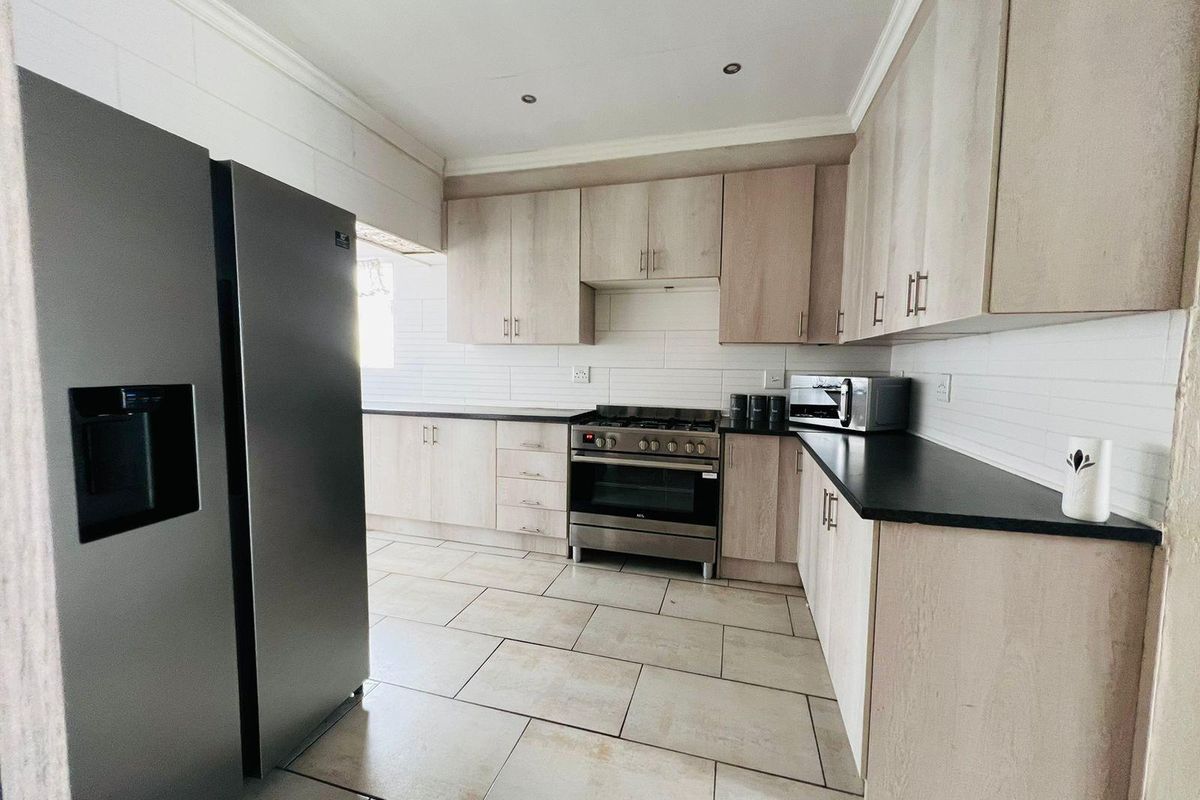 House For Sale in Vanderbijlpark SE 1, Vanderbijlpark SE, Vanderbijlpark - Photo 4