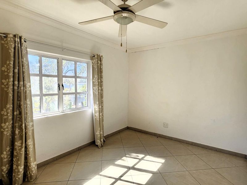 Townhouse For Sale in Ramsgate, Margate, KwaZulu Natal - Photo 8
