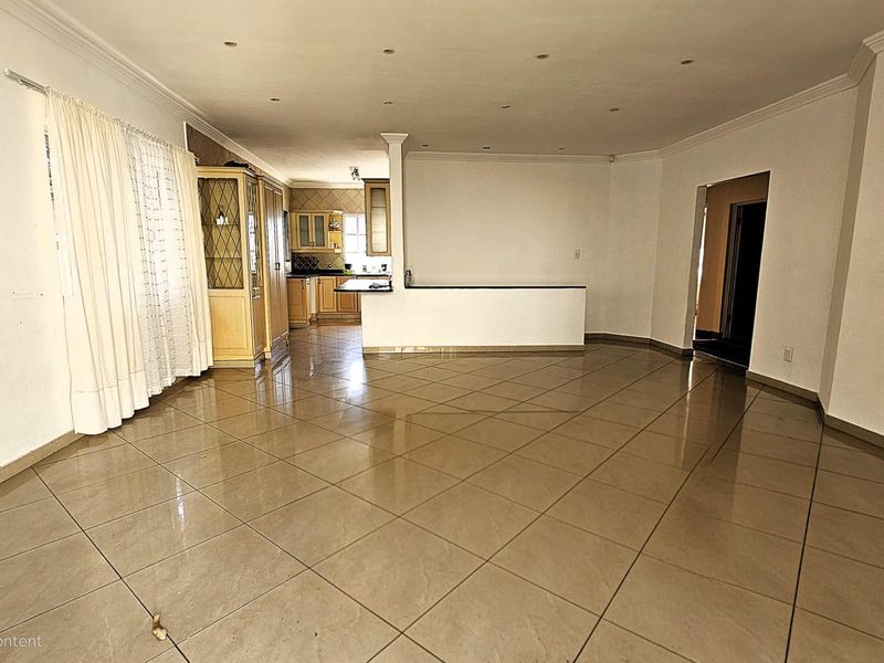 Townhouse For Sale in Ramsgate, Margate, KwaZulu Natal - Photo 4