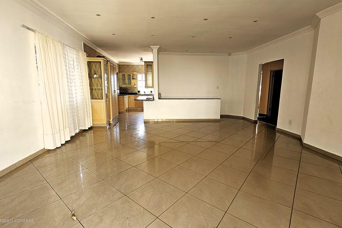 Townhouse For Sale in Ramsgate, Margate, KwaZulu Natal - Photo 4