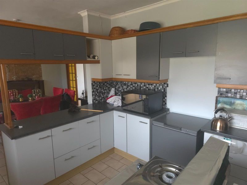 5 BEDROOM FAMILY HOME - SONEIKE - SPACIOUS - FOR PROFESSIONAL OR BIG FAMILY  PARKING FOR 8 CARS - Photo 10