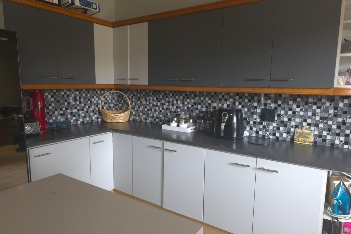 5 BEDROOM FAMILY HOME - SONEIKE - SPACIOUS - FOR PROFESSIONAL OR BIG FAMILY  PARKING FOR 8 CARS - Photo 4