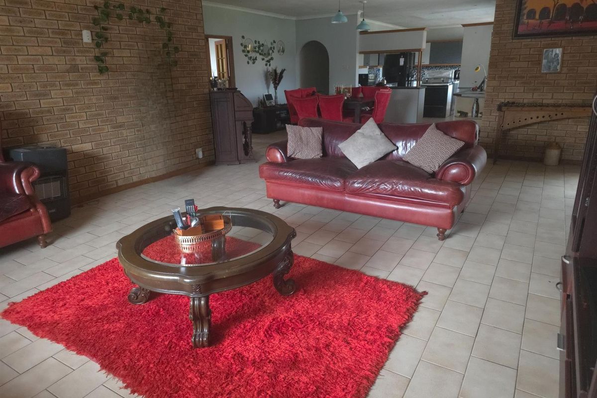 5 BEDROOM FAMILY HOME - SONEIKE - SPACIOUS - FOR PROFESSIONAL OR BIG FAMILY  PARKING FOR 8 CARS - Photo 5