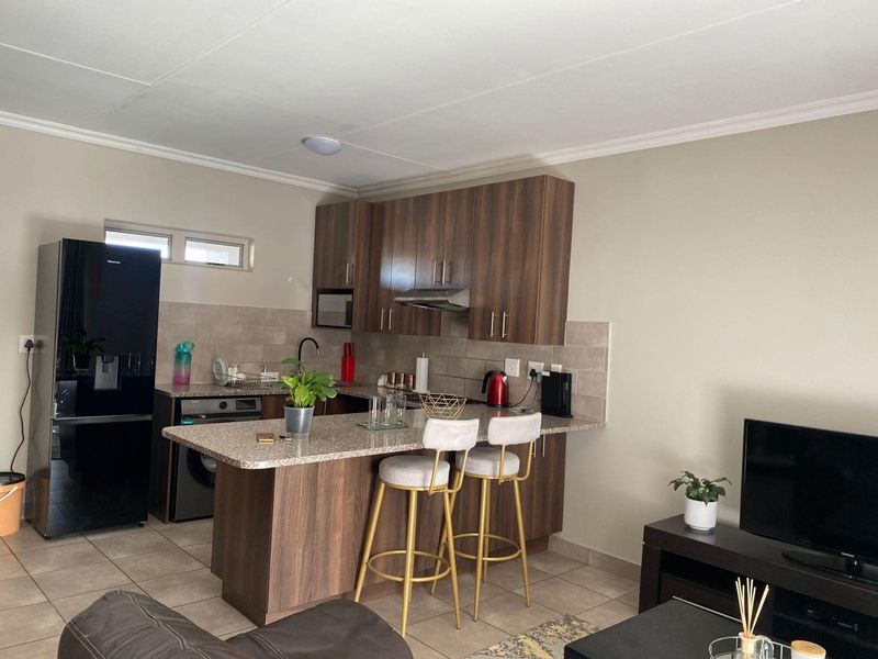 Apartment To Rent in Erand Gardens, Midrand - Photo 10