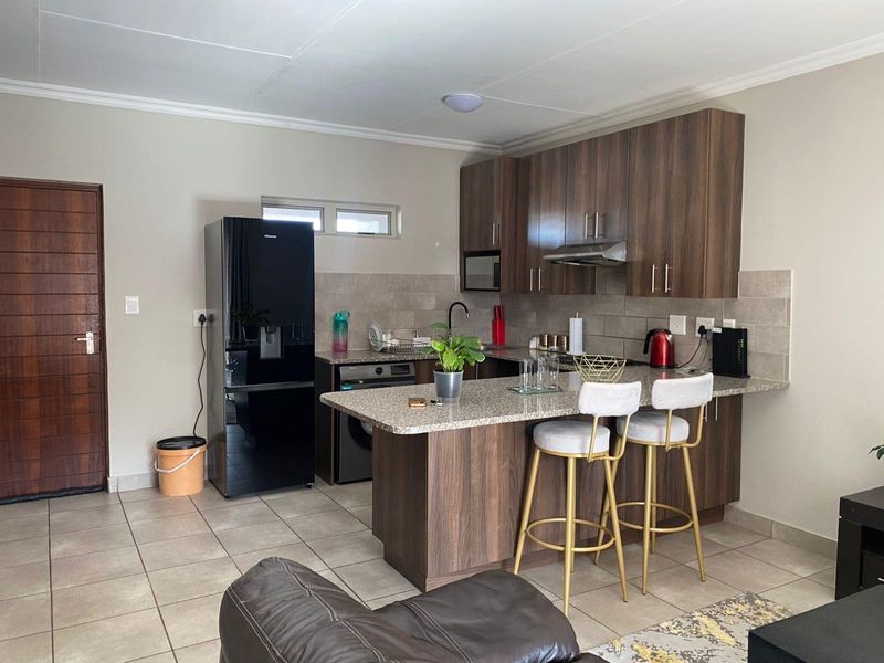 Apartment To Rent in Erand Gardens, Midrand - Photo 8