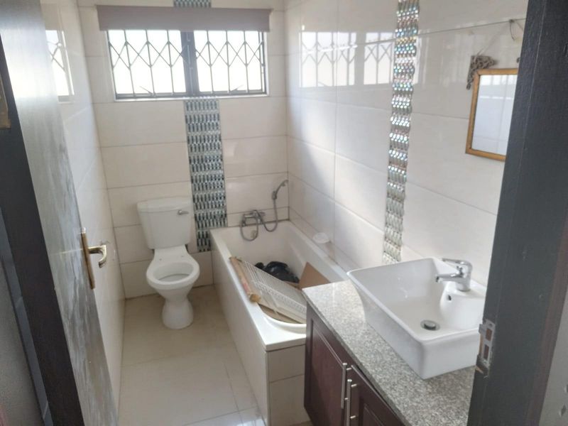 Apartment To Rent in Essenwood, Durban, KwaZulu Natal - Photo 10