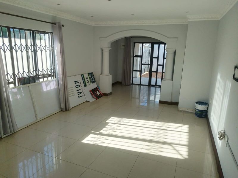 Apartment To Rent in Essenwood, Durban, KwaZulu Natal - Photo 9