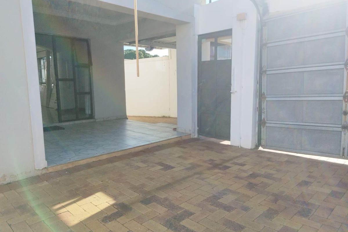Apartment To Rent in Essenwood, Durban, KwaZulu Natal - Photo 2
