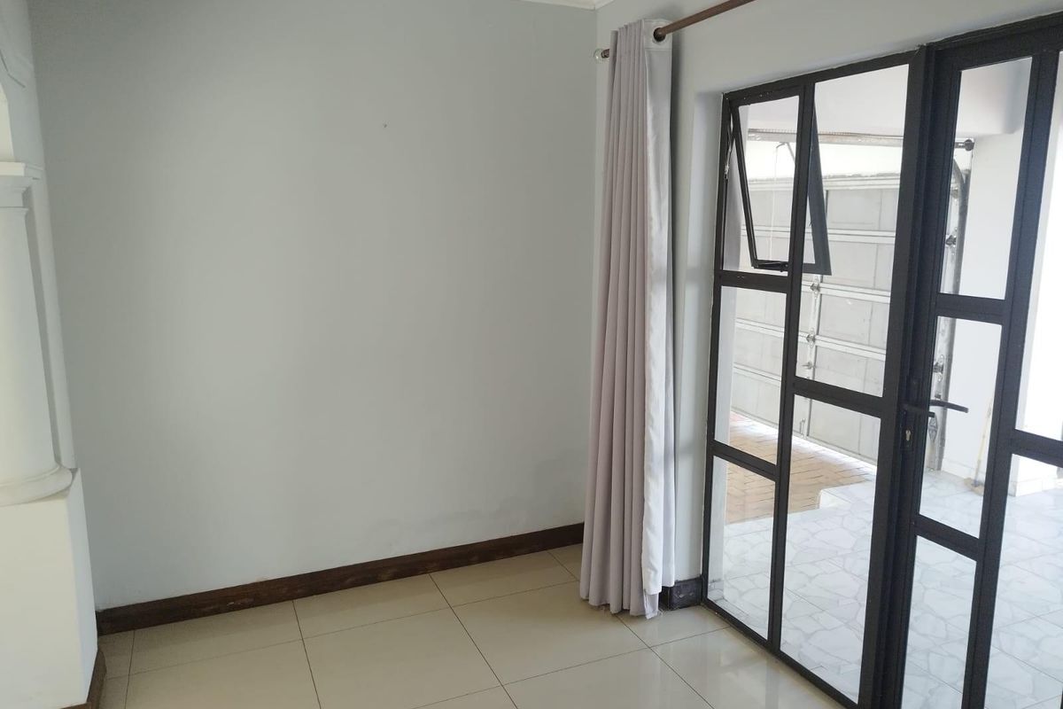 Apartment To Rent in Essenwood, Durban, KwaZulu Natal - Photo 5