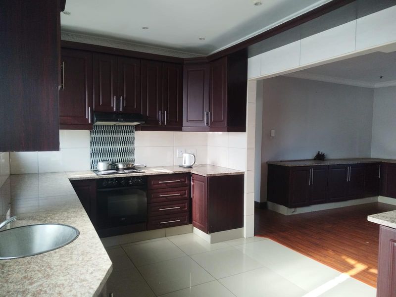 Apartment To Rent in Essenwood, Durban, KwaZulu Natal - Photo 3