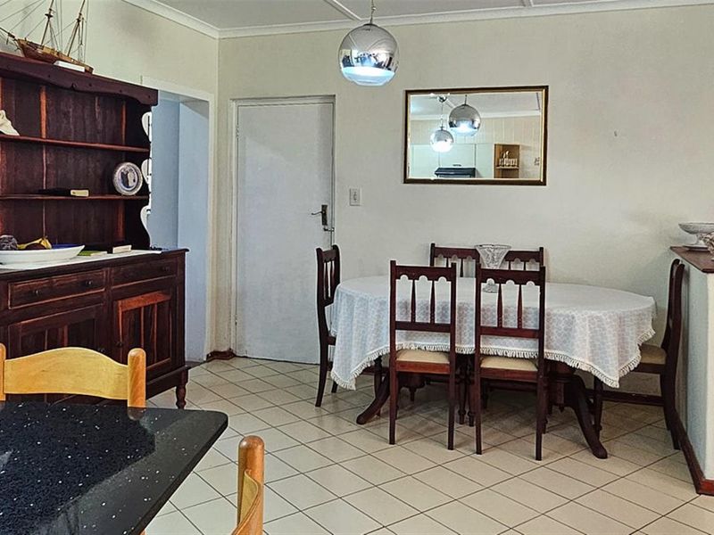 Happy, Spacious, Pet and Wheelchair Friendly Townhouse - Photo 3