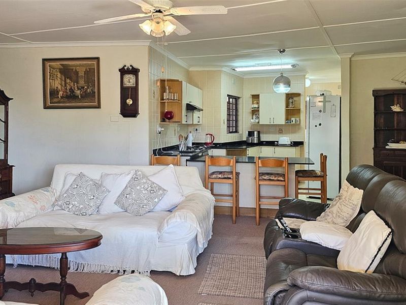 Happy, Spacious, Pet and Wheelchair Friendly Townhouse - Photo 10