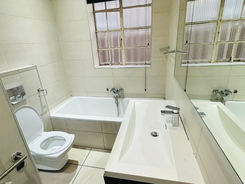 3 bedroom house For Sale in Kensington, Johannesburg - Photo 9