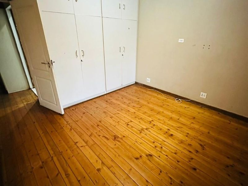 3 bedroom house For Sale in Kensington, Johannesburg - Photo 8