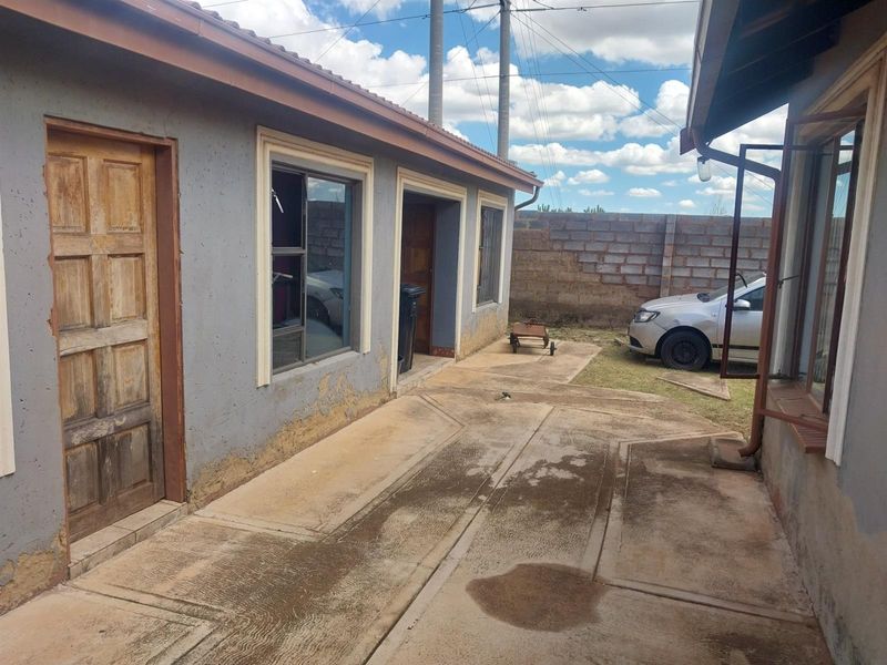 3 bedroom House For Sale in Protea Glen, Soweto - Photo 3