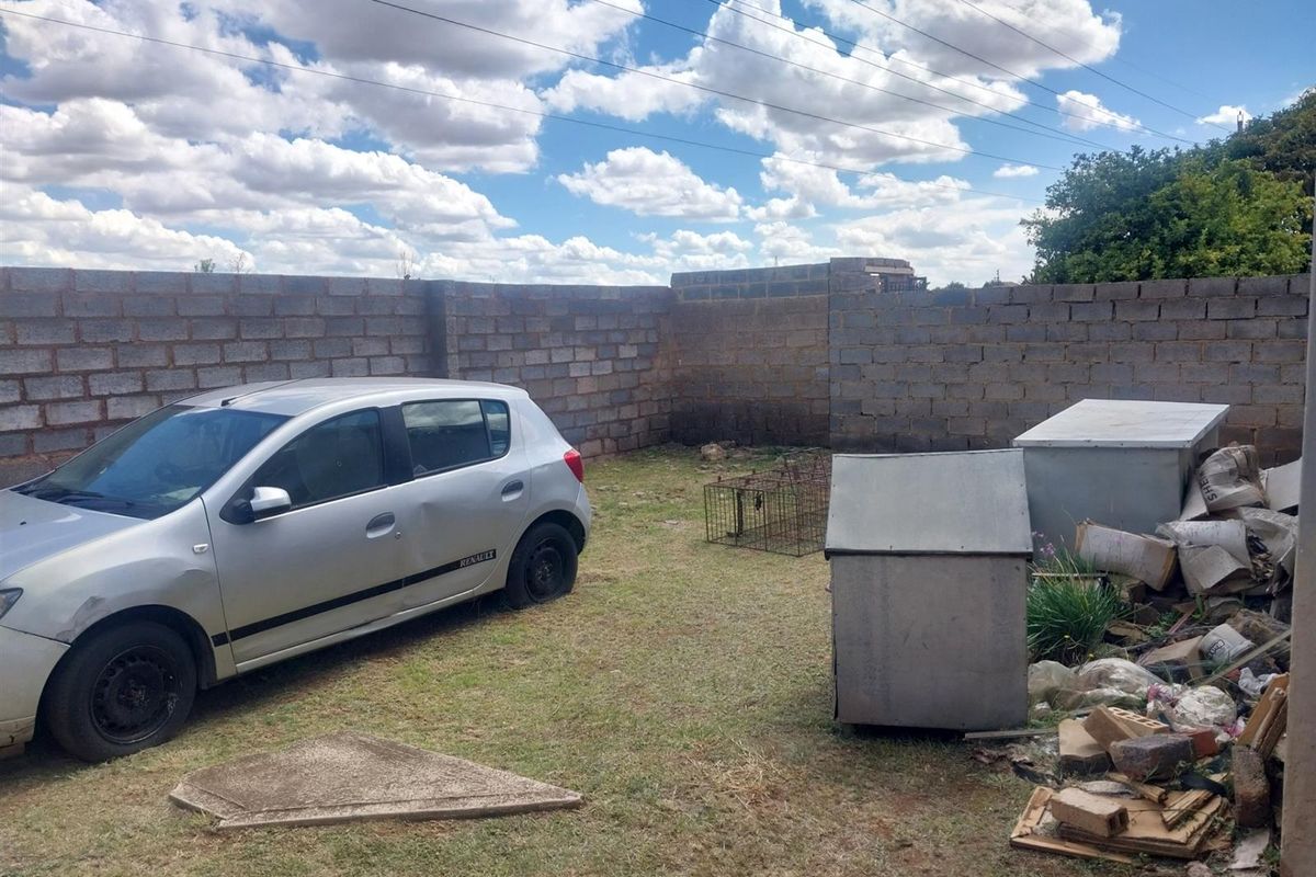 3 bedroom House For Sale in Protea Glen, Soweto - Photo 4