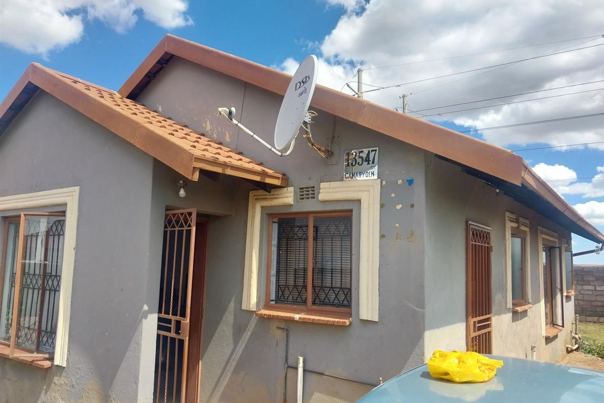 3 bedroom House For Sale in Protea Glen, Soweto - Photo 2