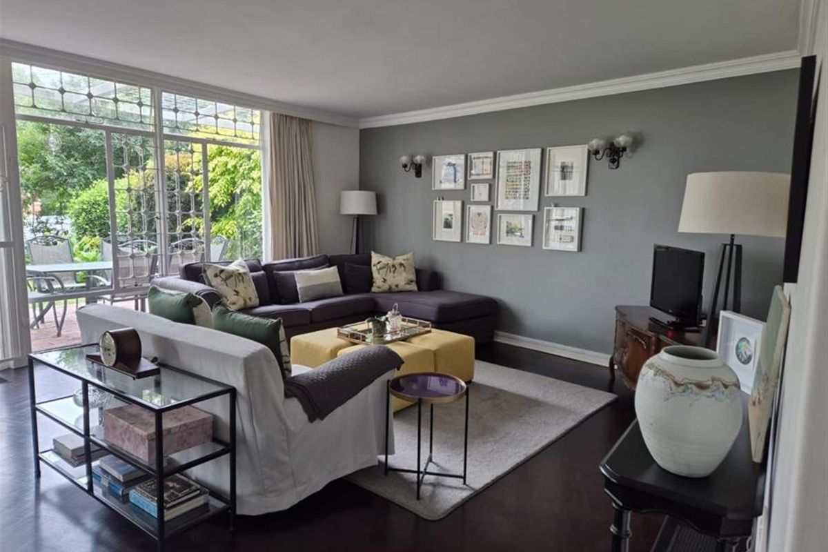 3-Bedroom Ground Floor Apartment in Bryanston - Photo 2