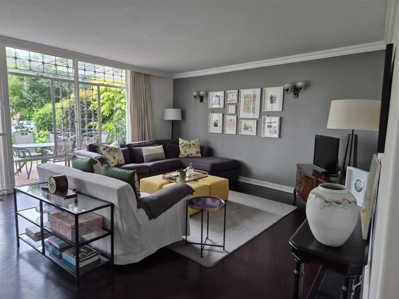 3-Bedroom Ground Floor Apartment in Bryanston - Photo 2