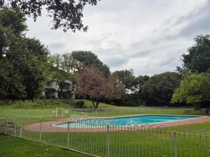 3-Bedroom Ground Floor Apartment in Bryanston - Photo 3