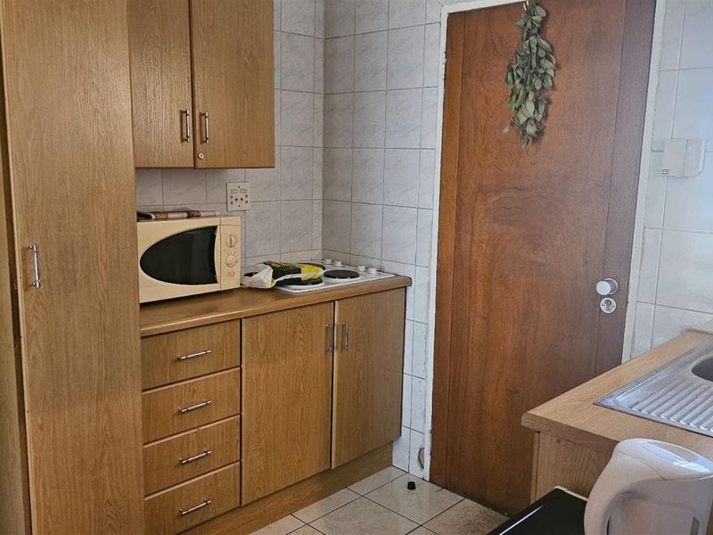 House For Sale in Regents Park, Johannesburg - Photo 6