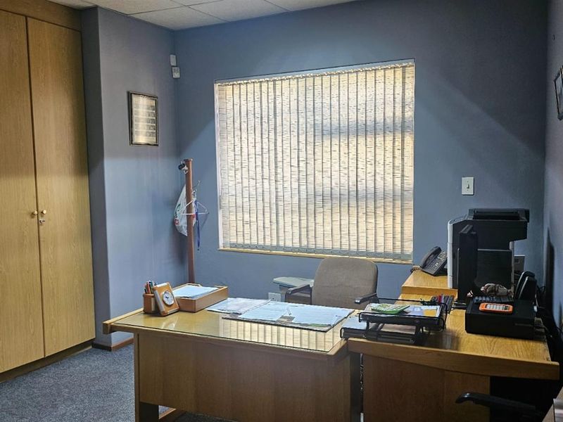 House For Sale in Regents Park, Johannesburg - Photo 5