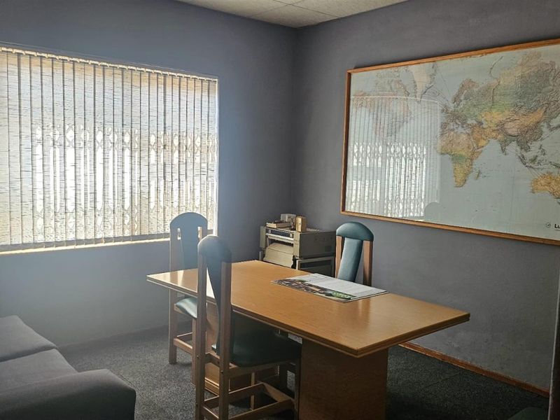 House For Sale in Regents Park, Johannesburg - Photo 4