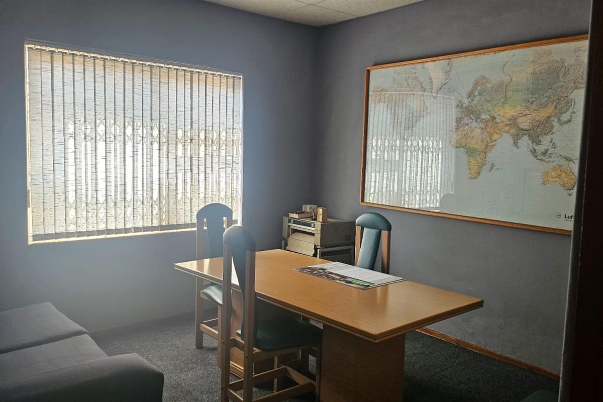 House For Sale in Regents Park, Johannesburg - Photo 4