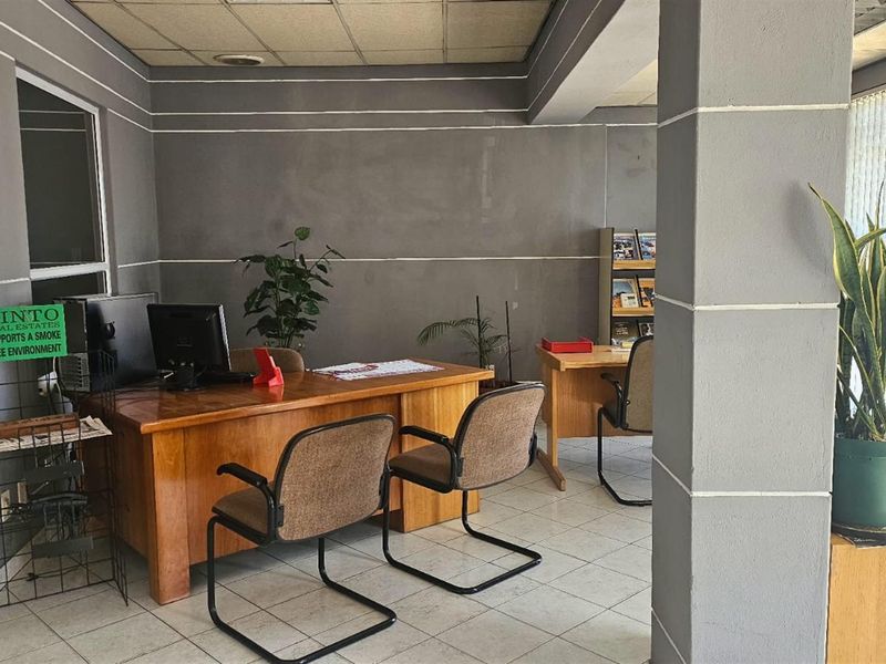 House For Sale in Regents Park, Johannesburg - Photo 3