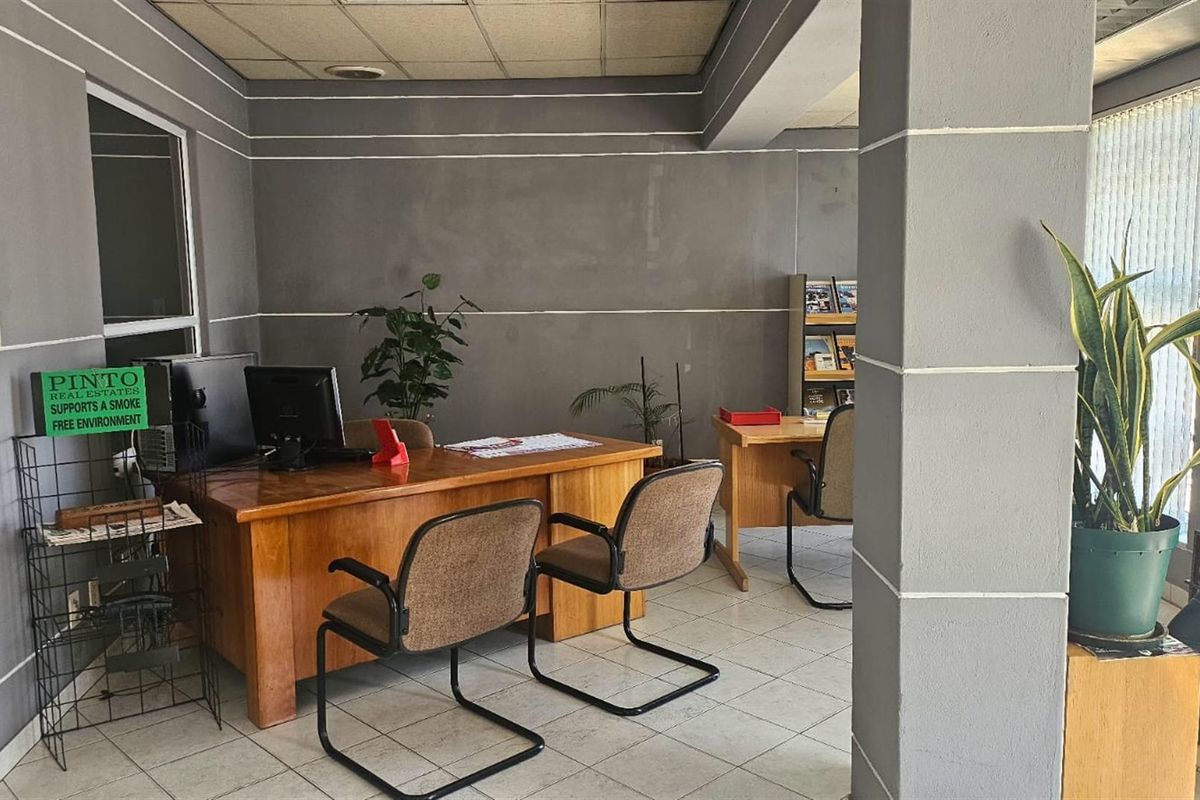 House For Sale in Regents Park, Johannesburg - Photo 3