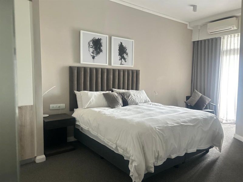 Elegant 1-Bedroom Apartment with Rooftop Pool and City Views R 23 000 p/m - Photo 10