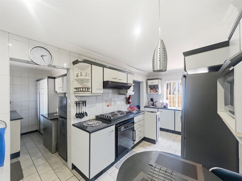 3 Bedroom, 2 Bath House For Sale in Reservoir Hills - Photo 9