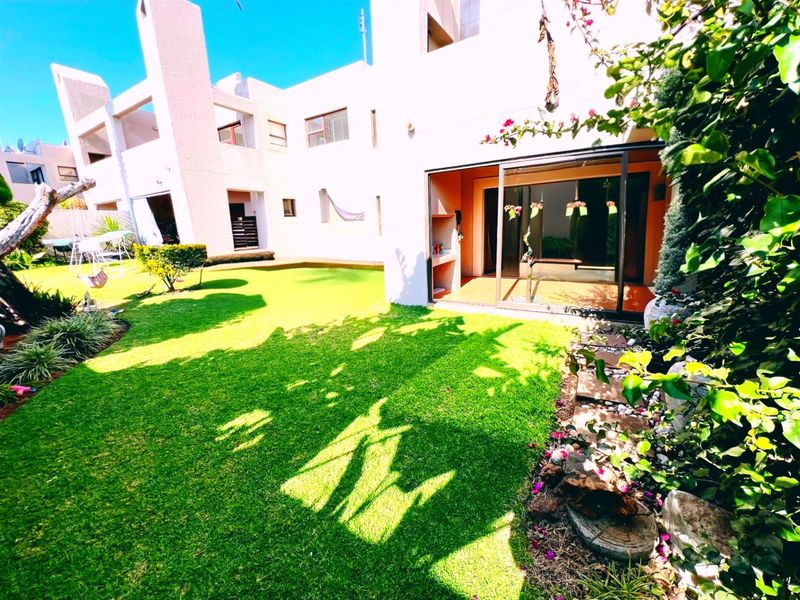 Secure Ground Floor Unit with Private Garden | 24hr Security | Weltevreden Park - Photo 2