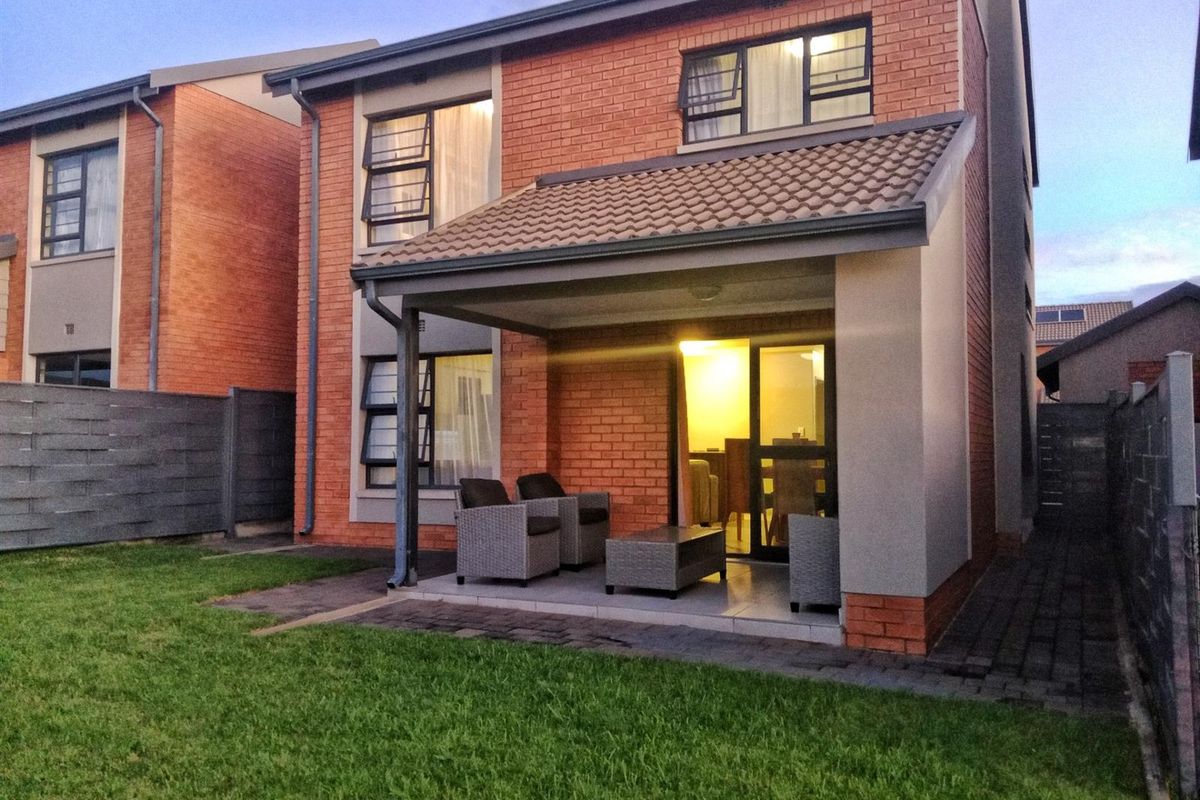 Rent-to-Buy Luxury House in Zambezi Lifestyle Estate, Montana - Pretoria - Photo 2