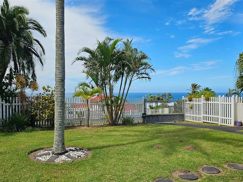 Unique 3 Bedroom, 3 Bathroom Modern House - Photo 10