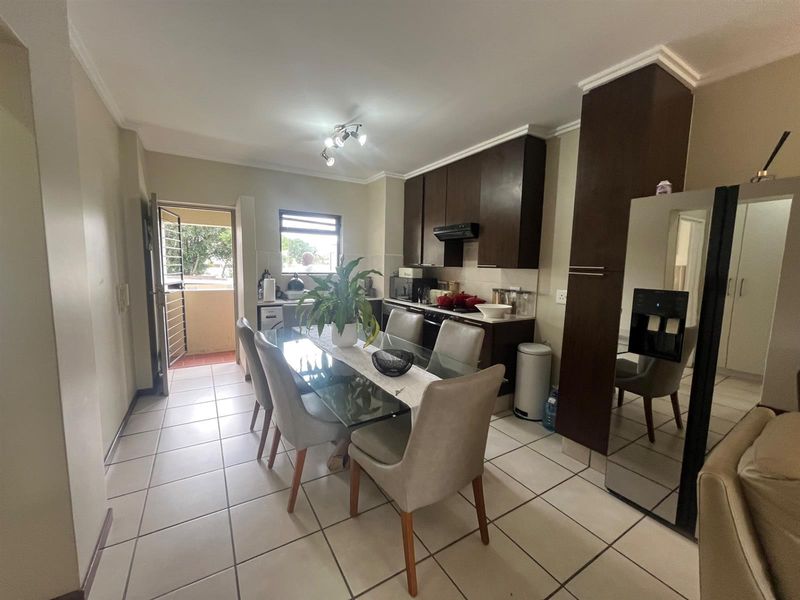 Modern 2-Bedroom Apartment in a Tranquil Nature Estate - Photo 3