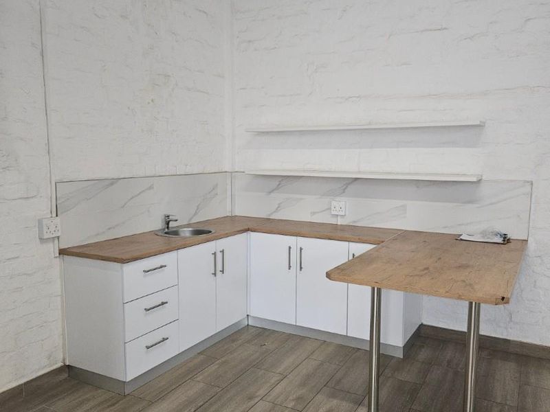 Office Space to Rent in Secure Industrial Park in Daljosafat, Paarl - Photo 10