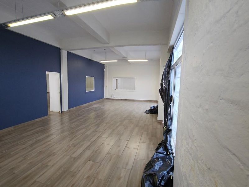 Office Space to Rent in Secure Industrial Park in Daljosafat, Paarl - Photo 4