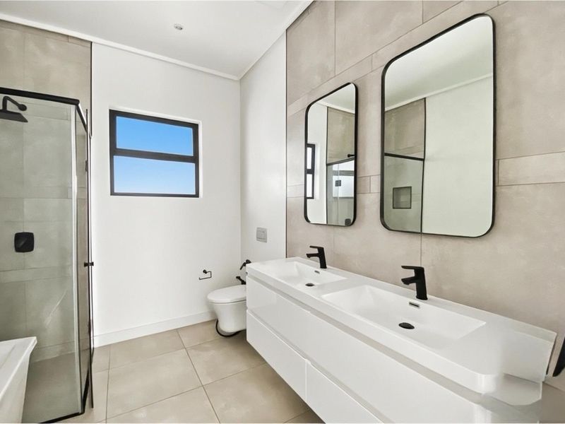 Modern Luxury Living Elegant 2 Bedroom Apartment in Bryanston - Photo 6