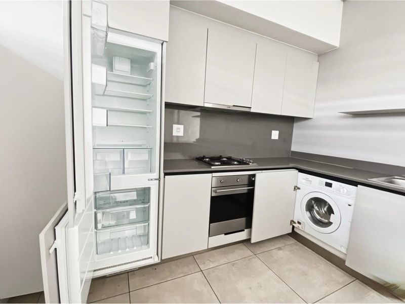 Modern Luxury Living Elegant 2 Bedroom Apartment in Bryanston - Photo 9