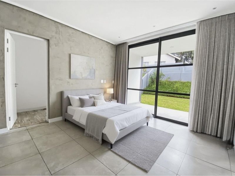 Modern Luxury Living Elegant 2 Bedroom Apartment in Bryanston - Photo 3