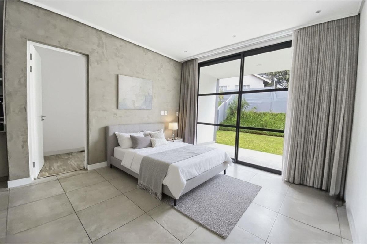 Modern Luxury Living Elegant 2 Bedroom Apartment in Bryanston - Photo 3